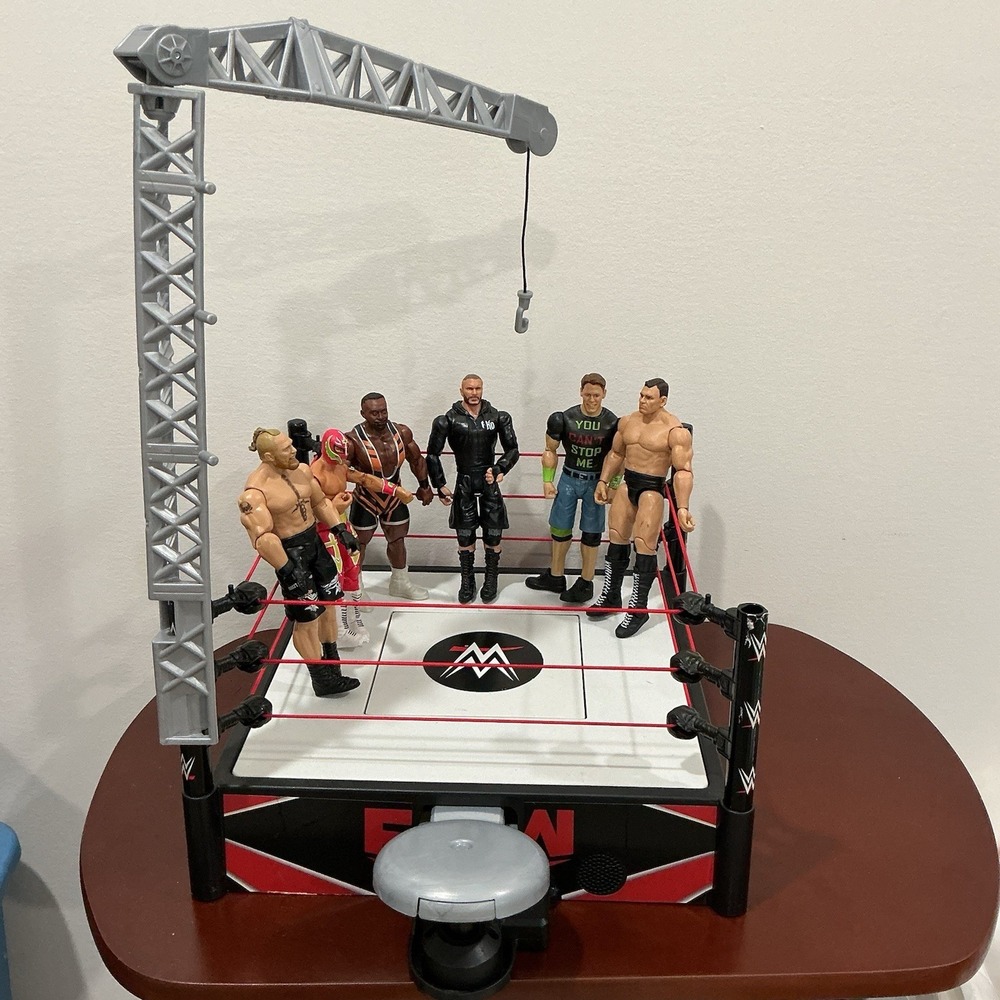 2020 WWE Wrekkin Kickout Ring Playset Action Figures Launcher & 6 Action Figures